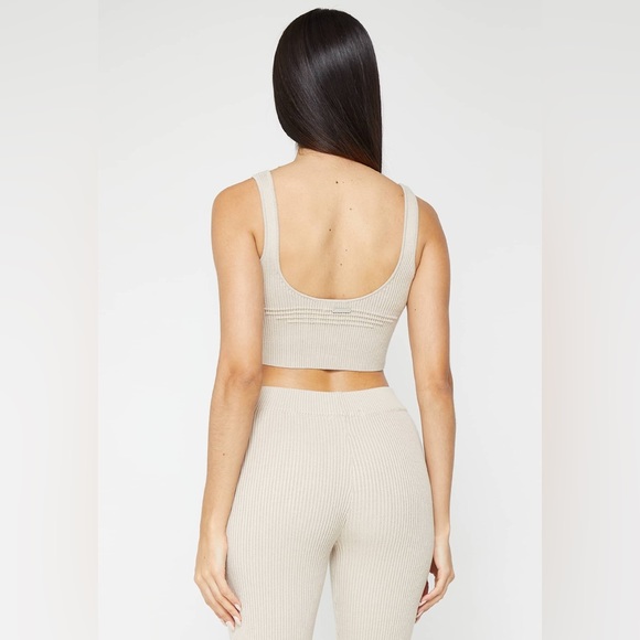 Manière de Voir Set - Beige Ribbed Contour Crop Top & Ombré Flared Leggings - Picture 5 of 15